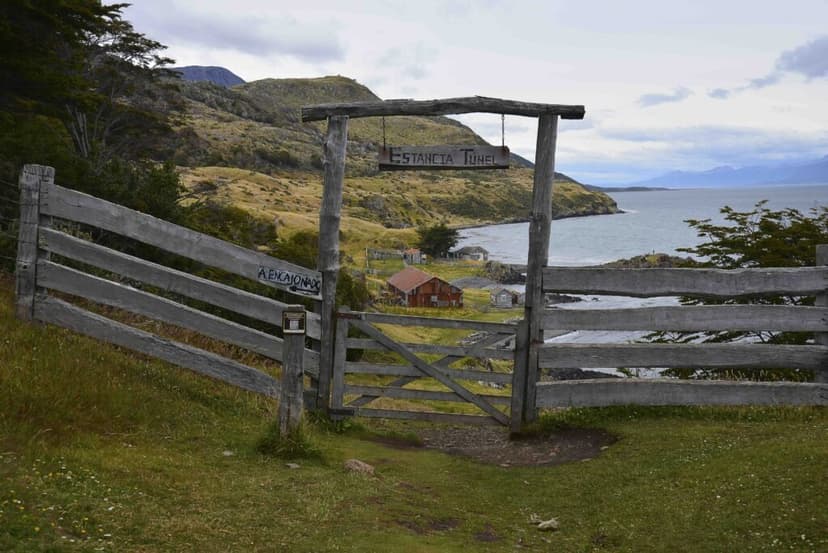 Estancia Túnel y Río Encajonado — Ushuaia